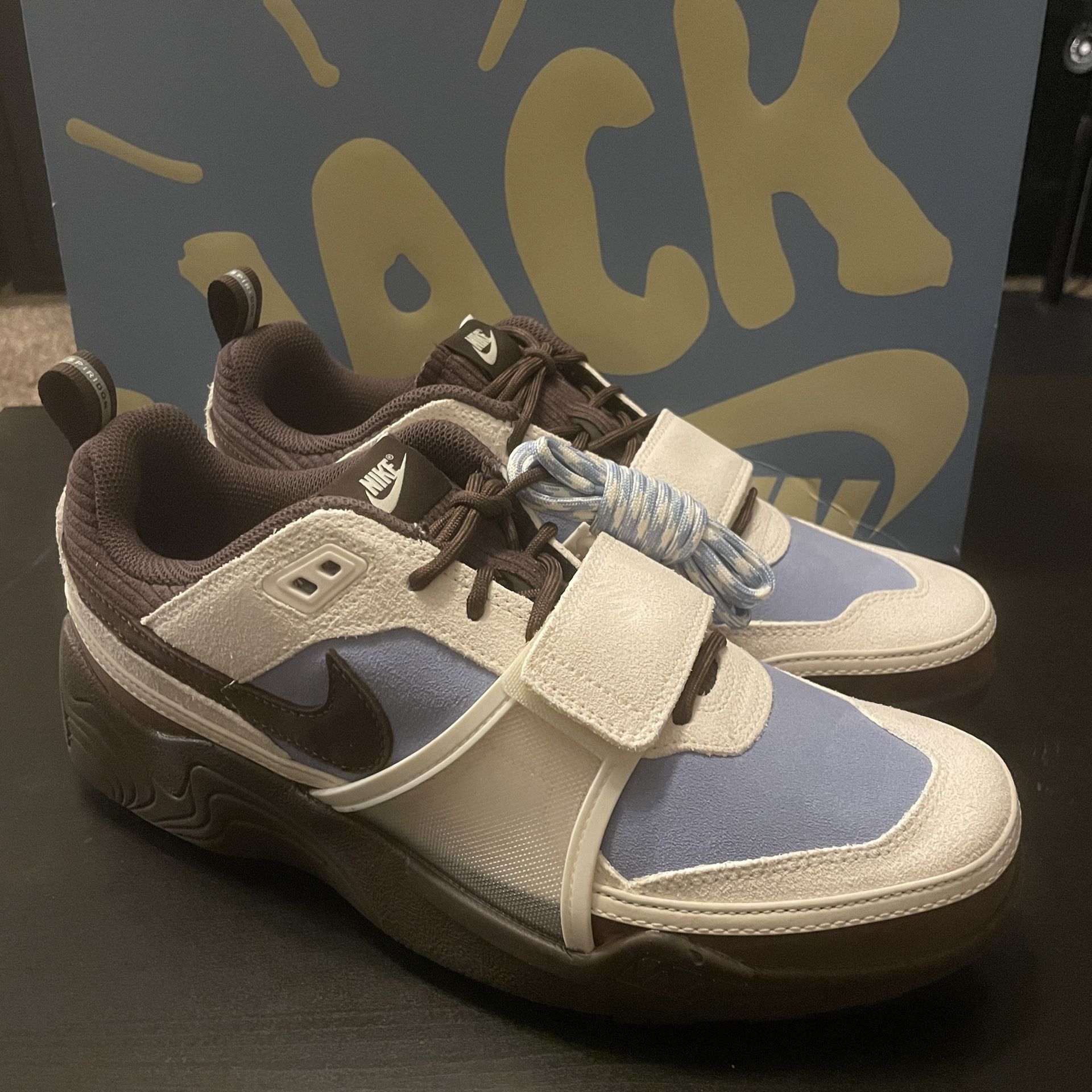 【はっぴー】 Travis Scott Nike Zoom Field Jaxx Light Chocolate Info | Hypebeast