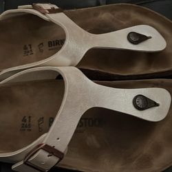 Women’s “Gizeh ” Birkenstocks  Size 10-10.5