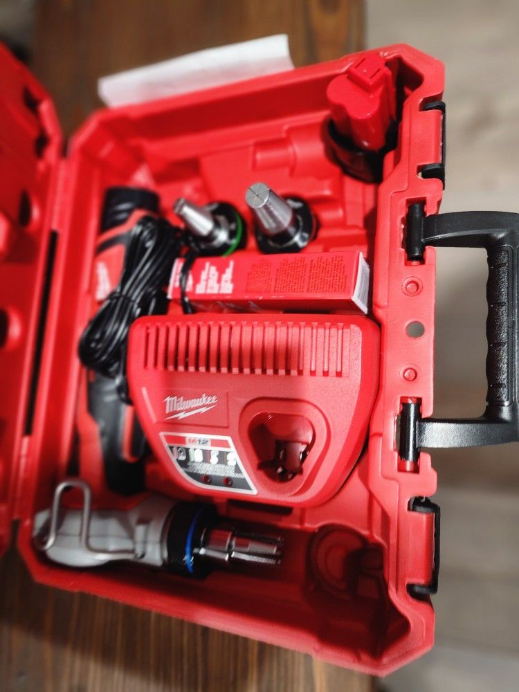 Millwake M12 Expansion Tool New With 2 Bateries Charger And Hard Case New $400