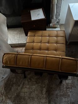 Barcelona-Style Tufted Leather Chair