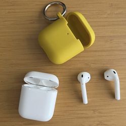 AirPods 1st Gen In Good Condition