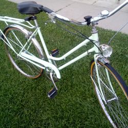 SCHWINN   Vintage Restored  3speed Bicycle  