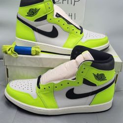 Air Jordan 1 Retro High OG Visionaire Neon - Mens Size 12 - 555088-702