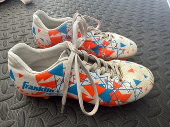 Boys Soccer Cleats Size 3