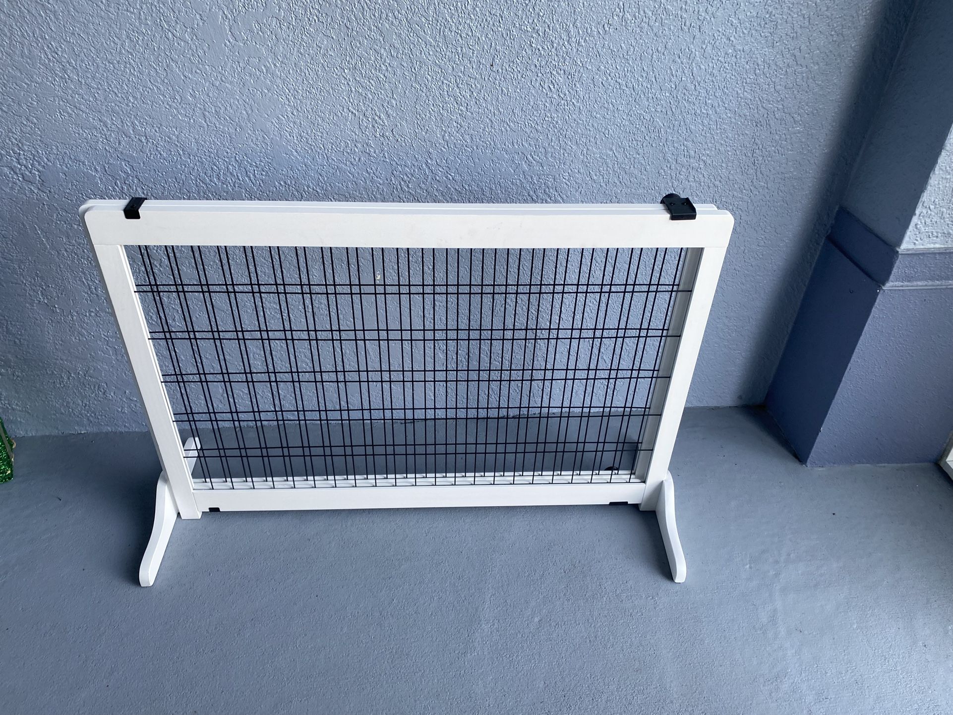 Top Paw Free-Standing High Adjustable Pet Gate