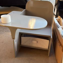 Delta Kids Desk