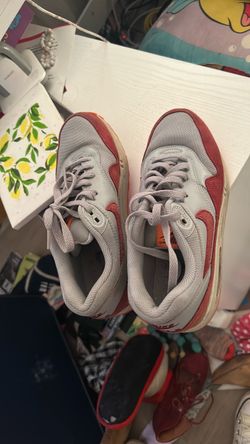 Nike Sneakers Size 8 US