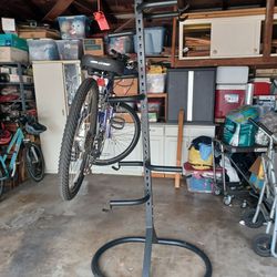Standing bike rack