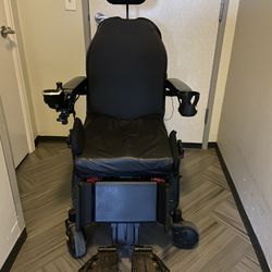 Quantum Q6EDGE3 Joystick Power Wheelchair