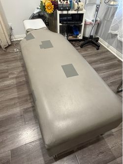 Chiropractic adjusting table
