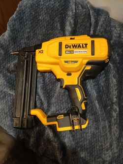 20 volt dewalt finish nail gun