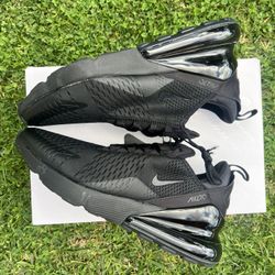NIKE AIRMAX 270 SIZE 6.5 Y