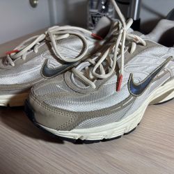 Nike INITIATOR - MENS Size 9