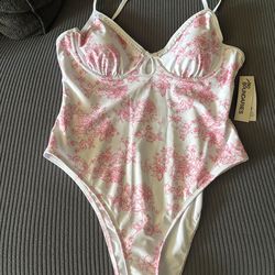 Women’s bathing suit