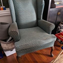 Free Queen Anne Style Arm Chair Pick Up for Sale in Los Angeles