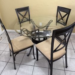 KITCHEN / DINING GLASS TABLE & CHAIRS