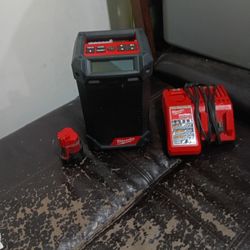 Milwaukee Bluetooth Speaker With Charger And Battery