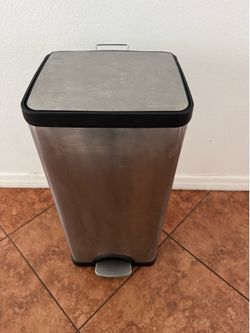 Newer trash can