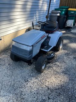 Riding lawnmower