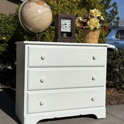 White Pottery Barn Dresser Chest of Drawers and Mirror Vanity Furniture 