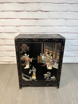 Chinese Chinoiserie Black Lacquer Cabinet