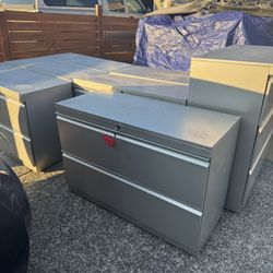 2-Drawer Lateral File Cabinet 