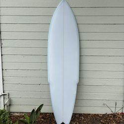 Surfboard 7’2