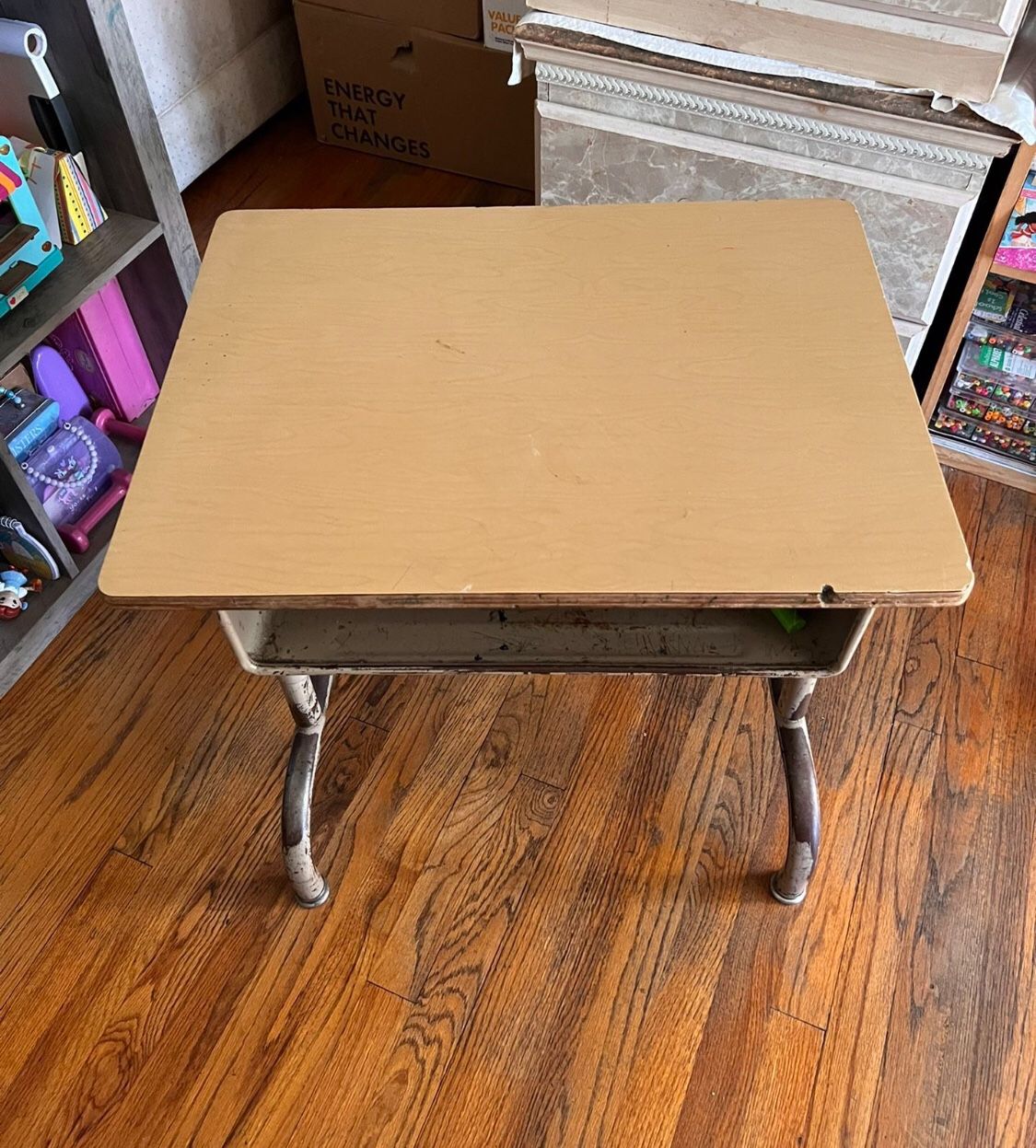 Nice Adjustable School Desk