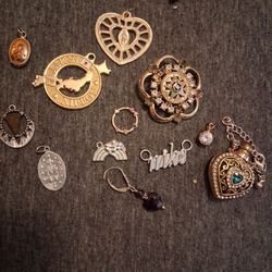 Bulk vintage jewlery