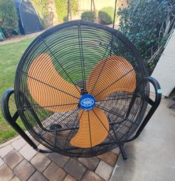 Global Industrial™ 36" Portable Tilt Blower Drum Fan