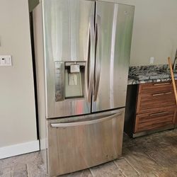 LG LFX31925ST: 3-Door French Door Smart Cooling Refrigerator- Stainless Steel
