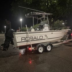 Robalo Boat