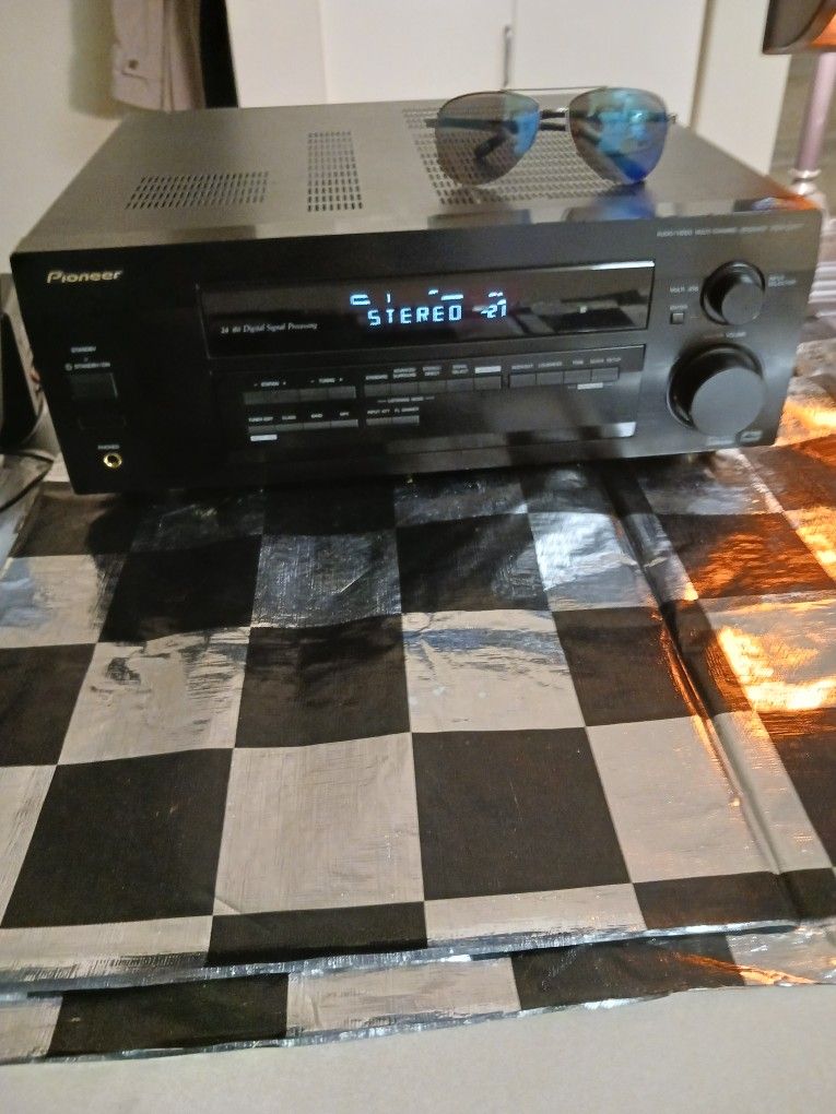 Pioneer Stereo Receiver Vsx/d411 Audio Video Multi-channel Receiver Great Condition