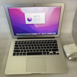 GREAT CONDITION MACBOOK AIR 13" | 2.2 GHz i7 | 8GB Ram | 121GB SSD