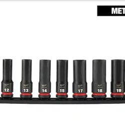Milwaukee SHOCKWAVE 1/2 in. Drive Metric Deep Well 6 Point Impact Socket Set (9-Piece