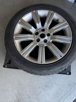 Tires and rims OEM for Land Rover