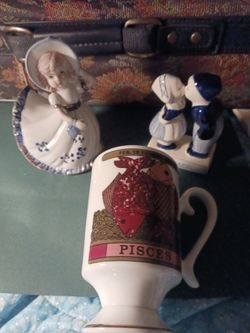 Pisces coffee cup from the '70s Royal Crown