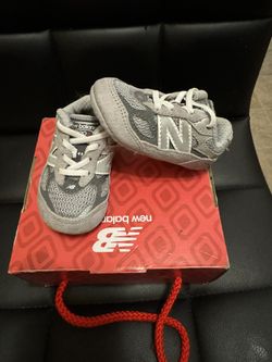 NEW BALANCE INFANT SIZE 2 💯🔥🔥