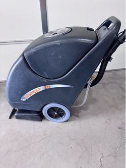 Triple S  10gal carpet extractor. Bobc@t 10