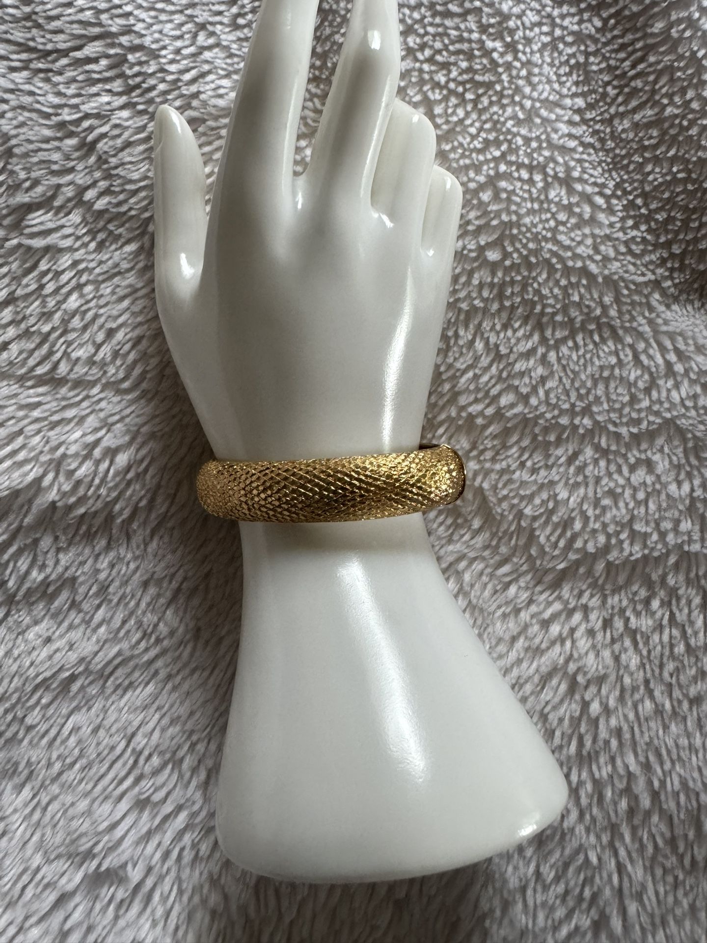EUC Vintage Monet Gold Tone Clamp Bracelet: Textured Cuff