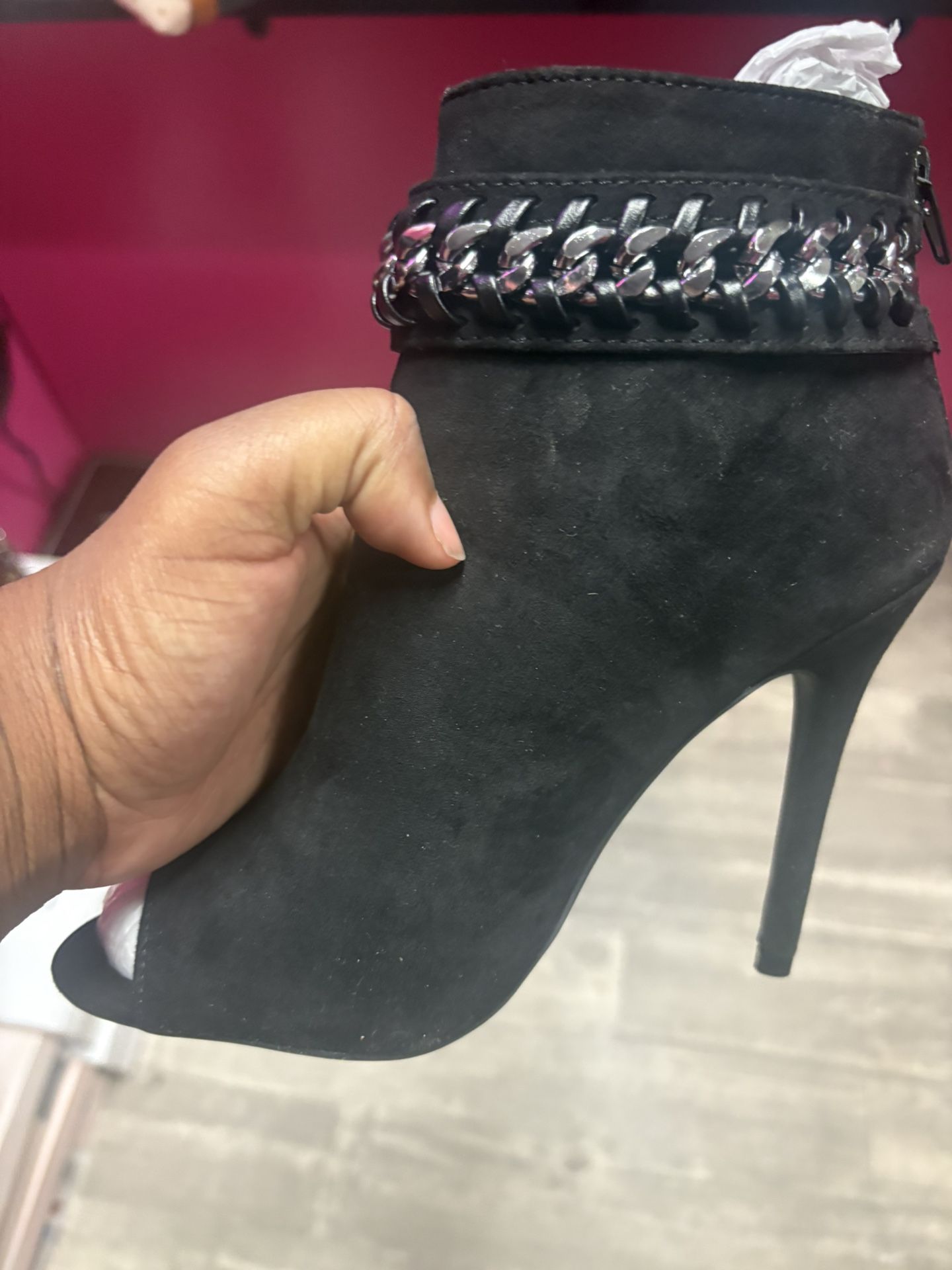 Black Chain Heel
