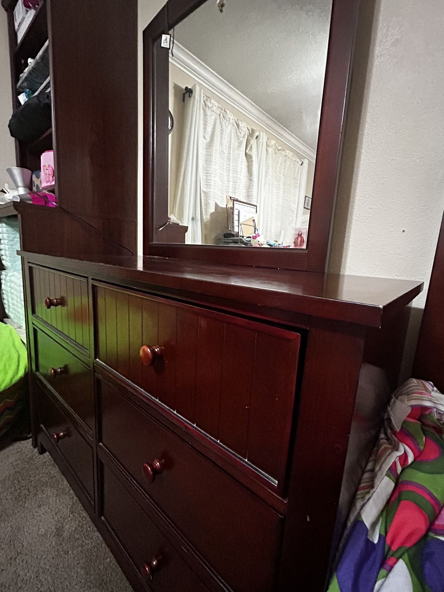 Set Bed Size Twin And Dresser With Mirror And Night Stand Mahogany color