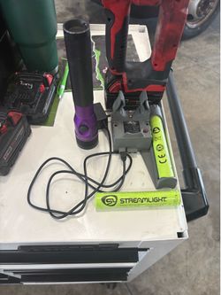 Steam light stinger LED HL WITH 2 batteries and charger