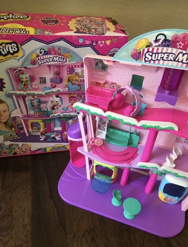 Shopkins mall toy
