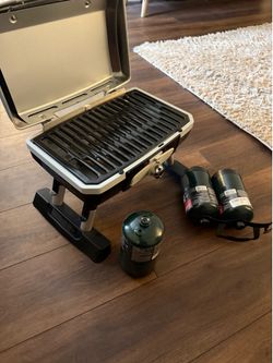 Cuisinart Petite Gourmet Portable Gas Grill, Compact Portable Grill Propane, 150 Sq. In. Cooking Surface, 5,500 BTU Burner Small Gas Grills for Campin