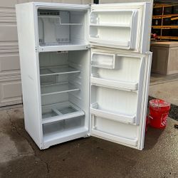 Mid Size Refrigerador 