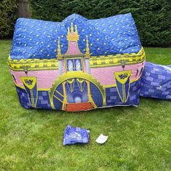 Kids Indoor/Outdoor Airfort Castle With Fan Included!!