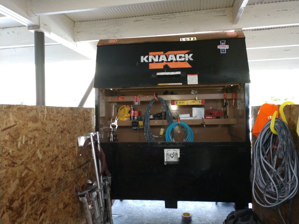 Knaack tool box 3'x6'