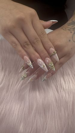 Nail Tech