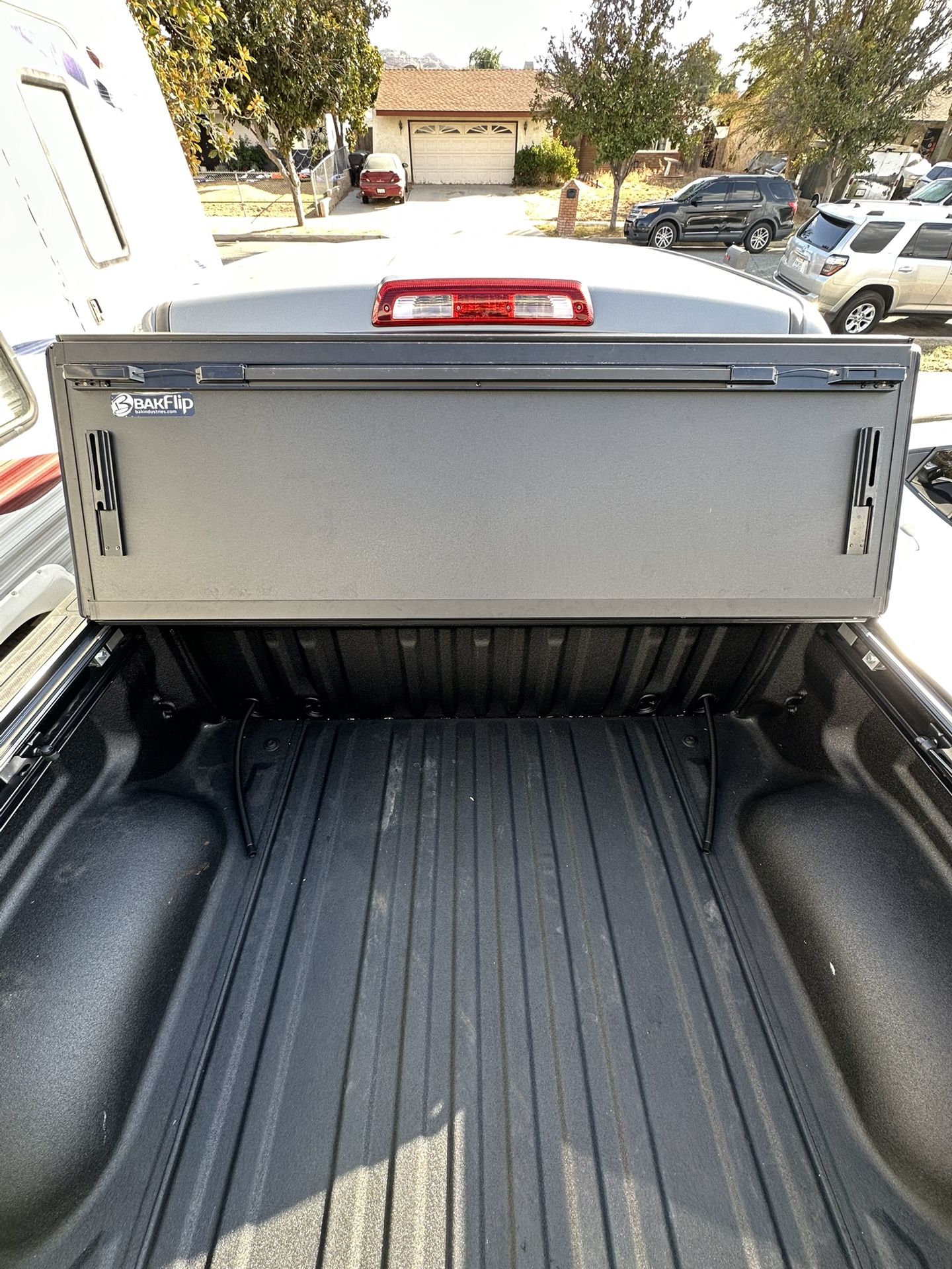 Toyota Tundra Bed Cover Hard Foldable